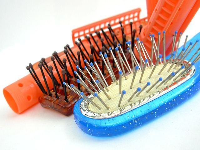 hairbrush-349563_640