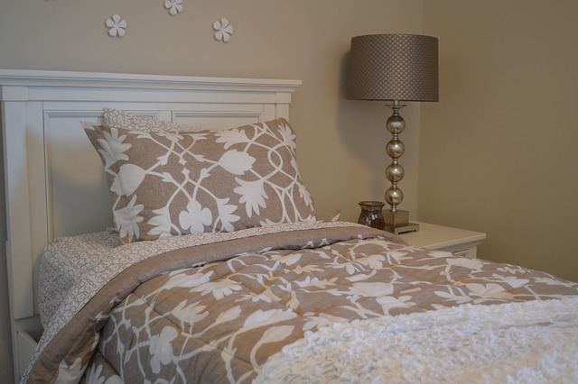 bed-1078919_640