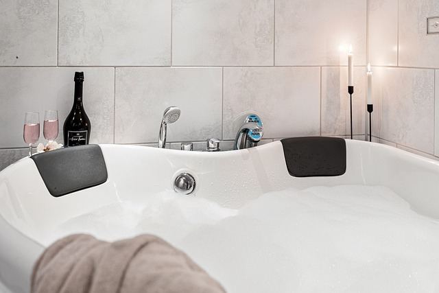 bath-2192_640